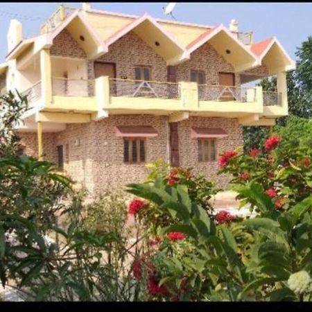 Farmhouse Close To Nature - Kesari Farm Gandhinagar Eksteriør bilde
