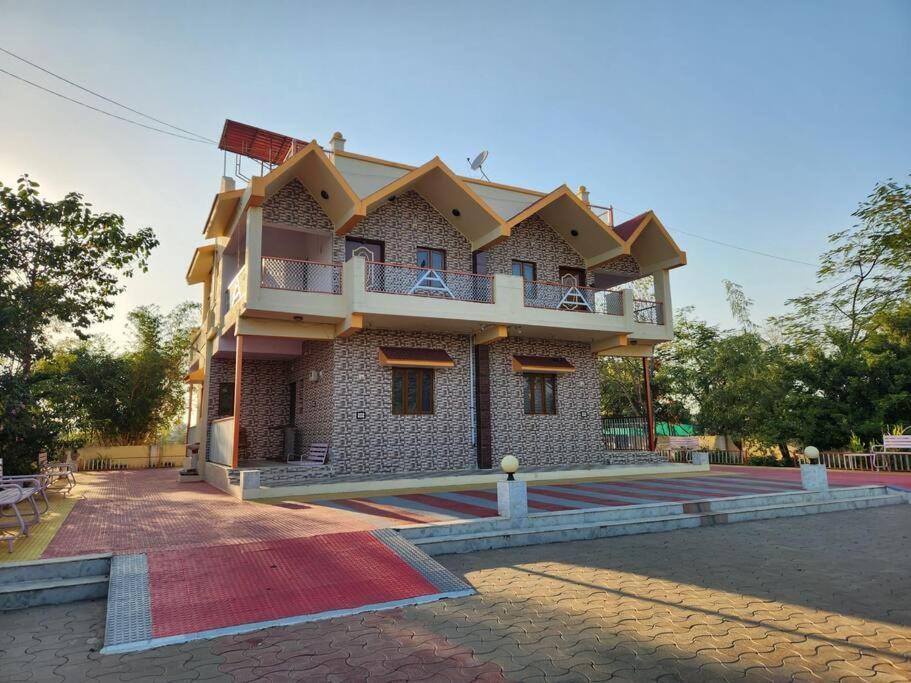 Farmhouse Close To Nature - Kesari Farm Gandhinagar Eksteriør bilde