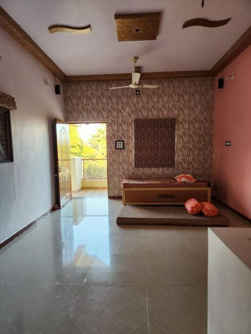 Farmhouse Close To Nature - Kesari Farm Gandhinagar Eksteriør bilde